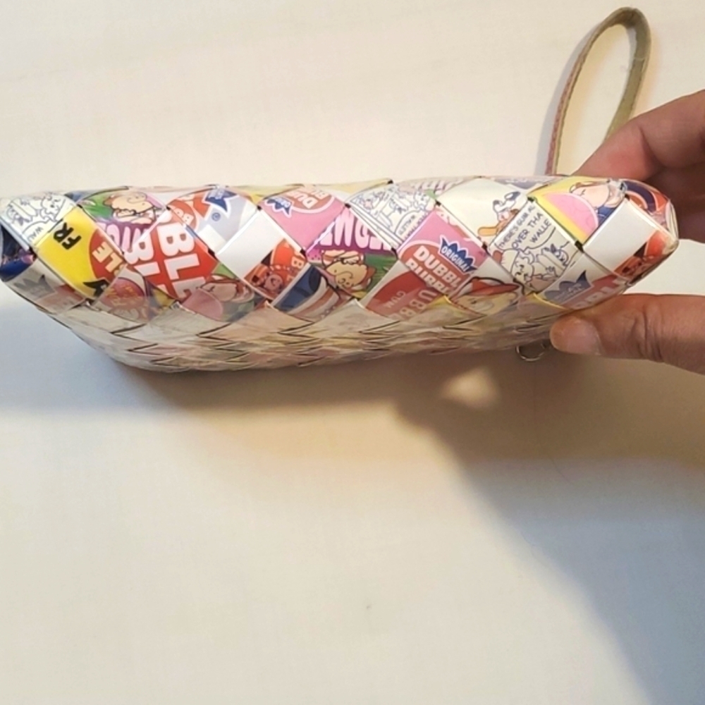 Handmade bubble gum Beano Wristlet - Picture 7 of 11